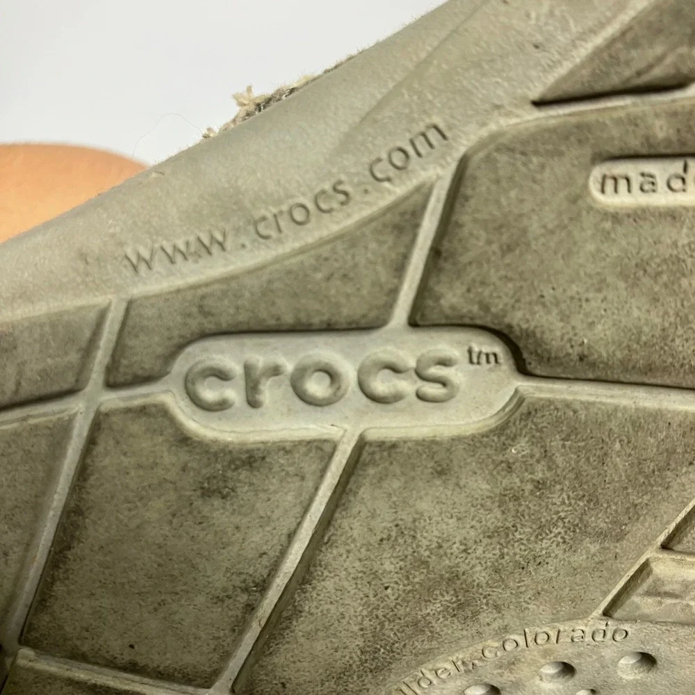 Crocs tan canvas loafers slip on shoes mens size 10 casual comfort shoes neutral